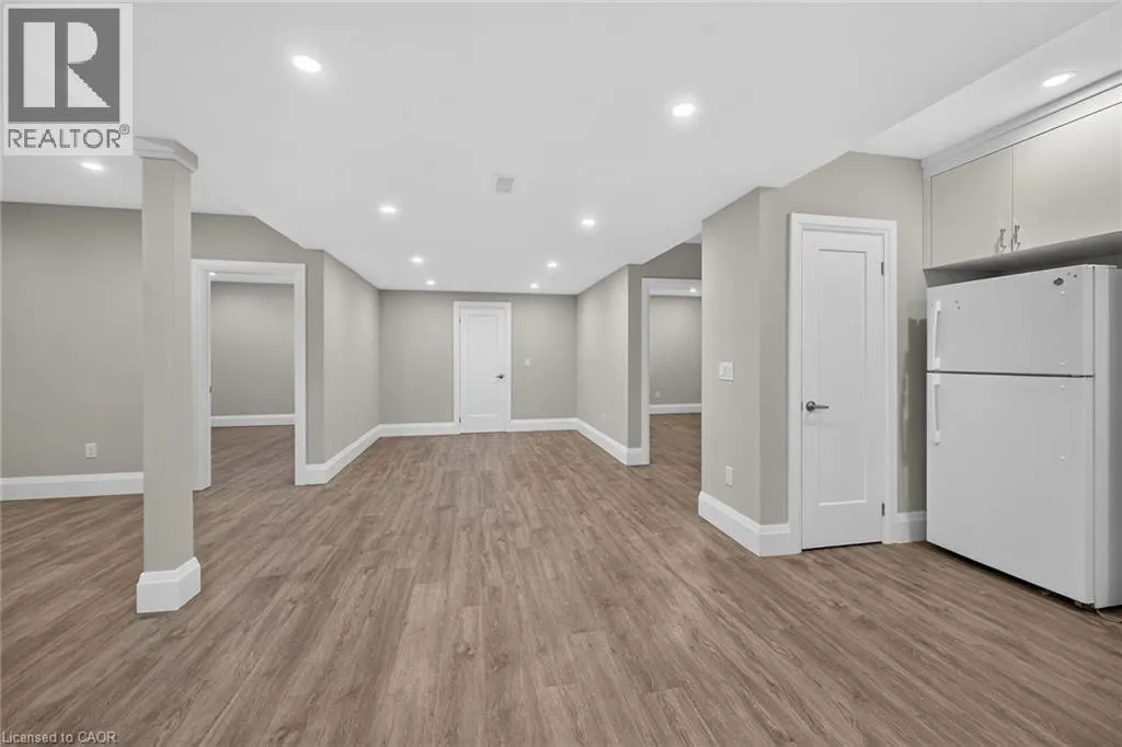 41 ELEANOR Avenue