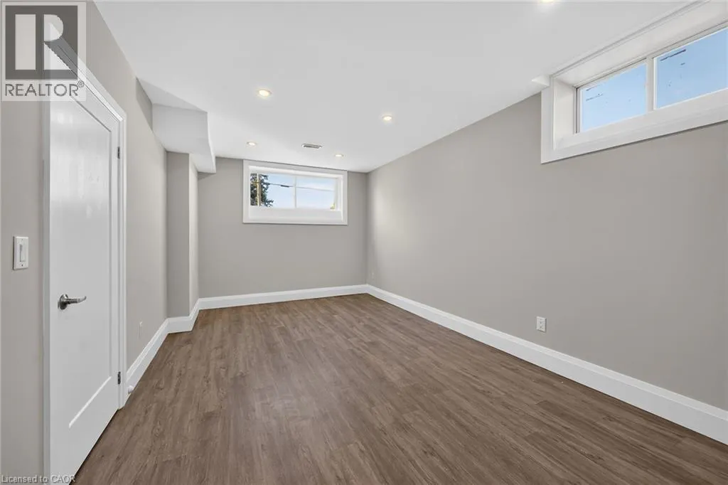 41 ELEANOR Avenue