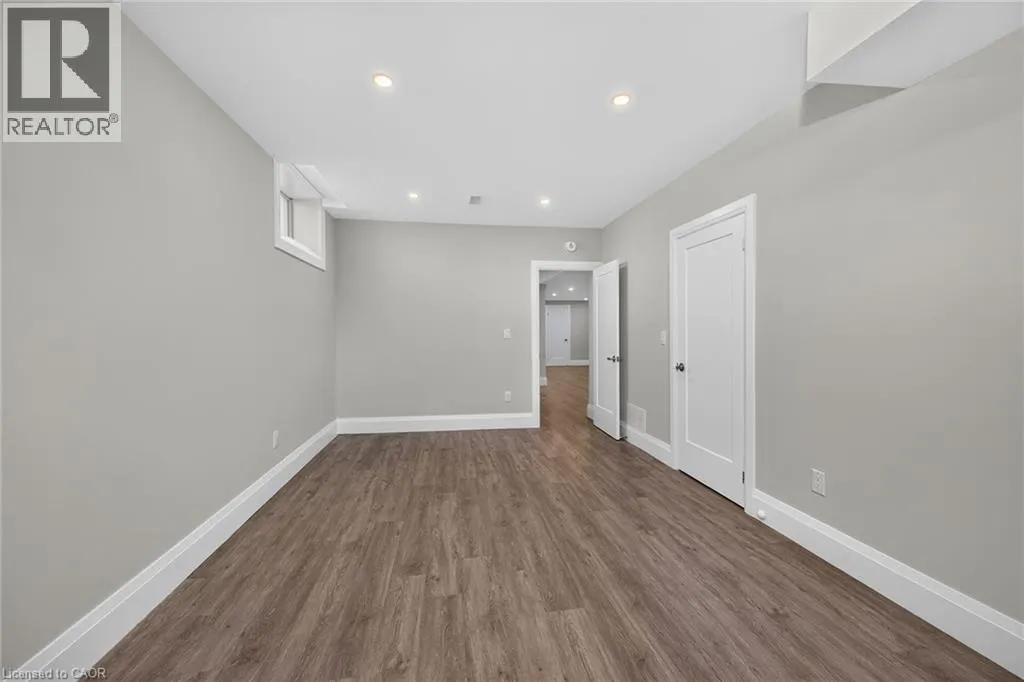 41 ELEANOR Avenue