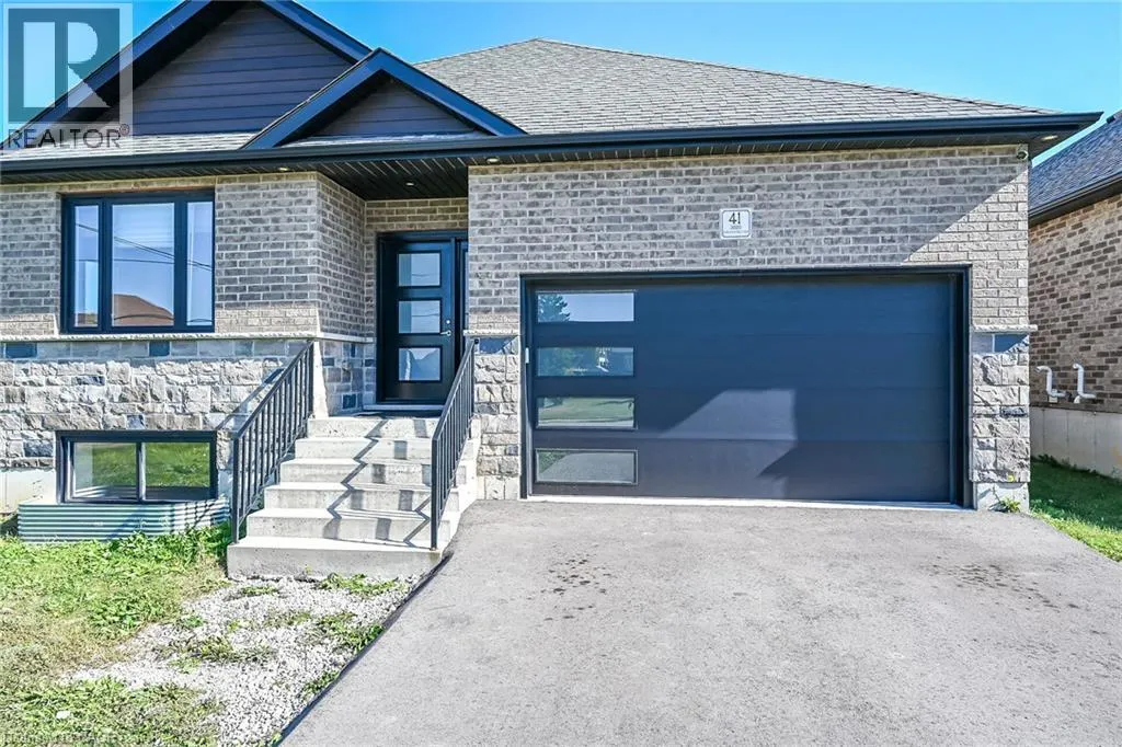 41 ELEANOR Avenue