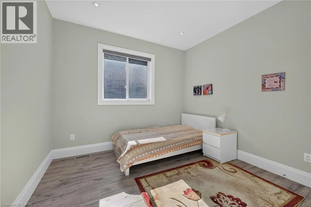 41 ELEANOR Avenue