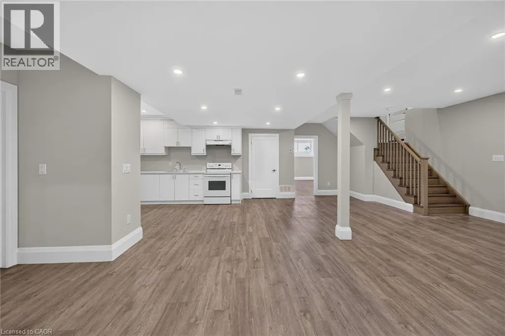41 ELEANOR Avenue