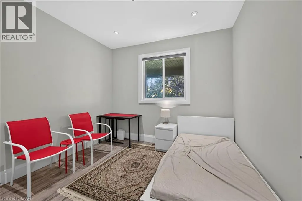 41 ELEANOR Avenue