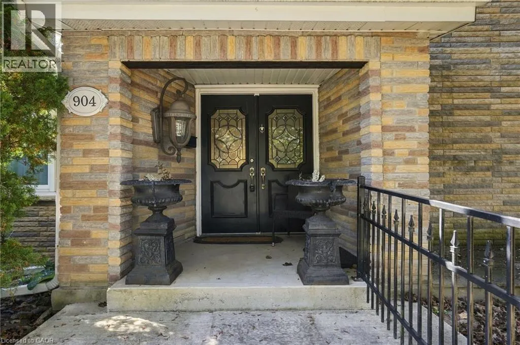 904 MONTGOMERY Drive