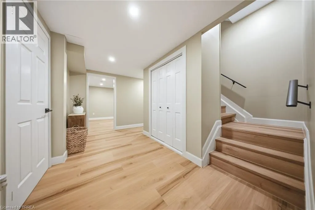 25 CEDARLAND Drive
