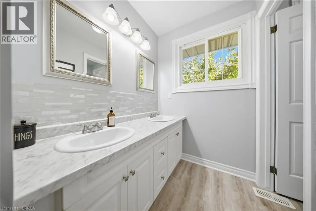 25 CEDARLAND Drive