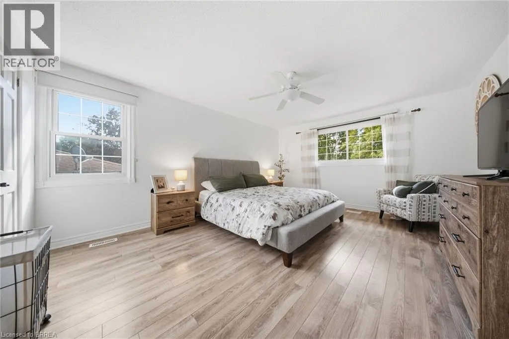 25 CEDARLAND Drive