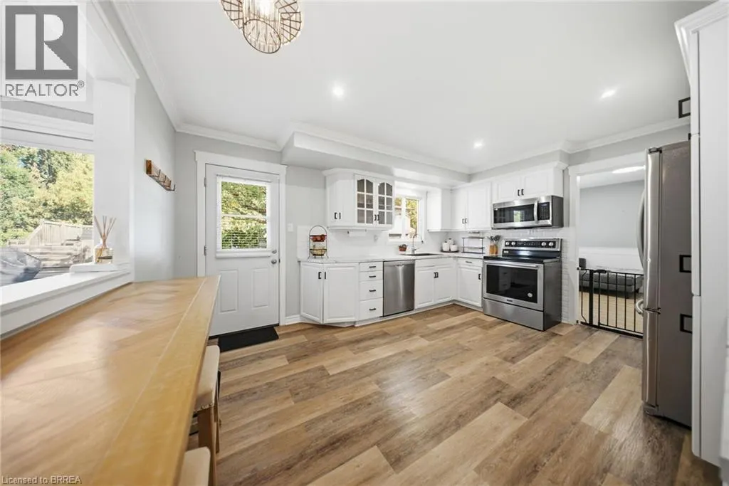 25 CEDARLAND Drive