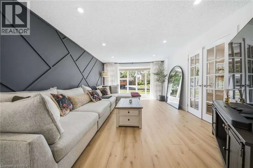 25 CEDARLAND Drive