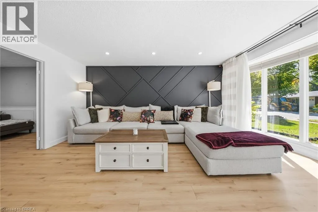 25 CEDARLAND Drive