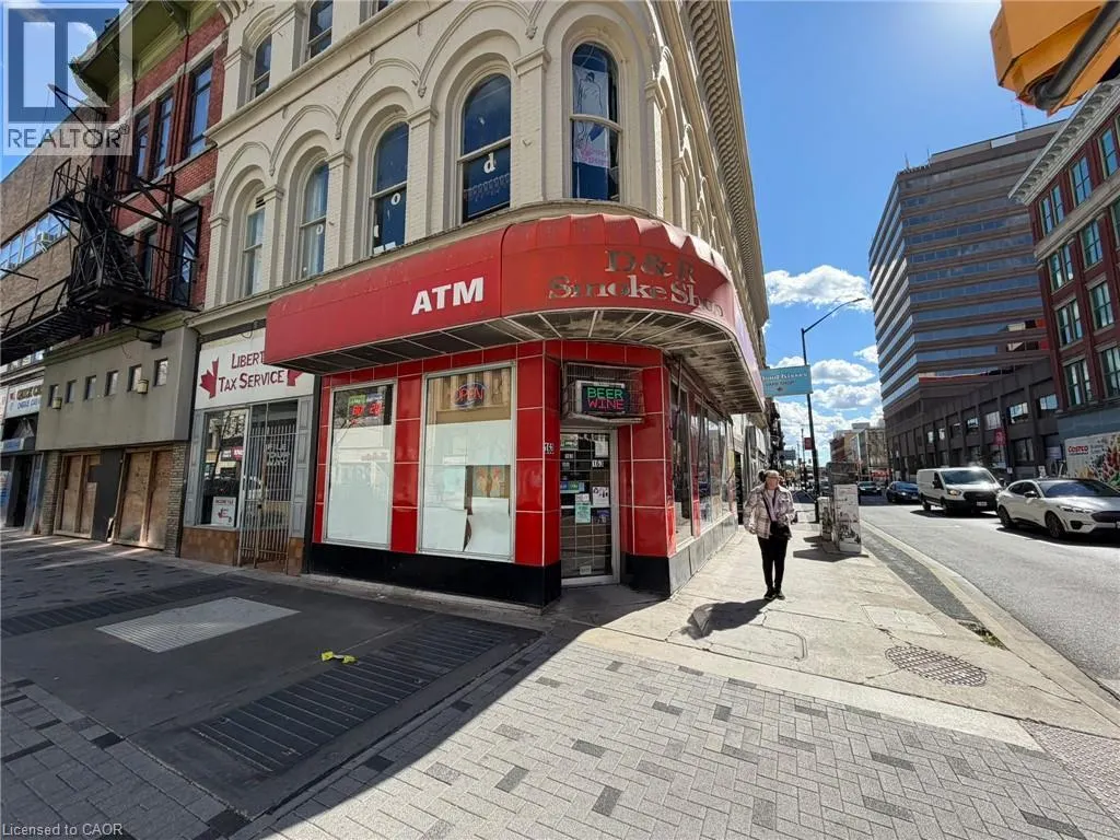 163 DUNDAS Street
