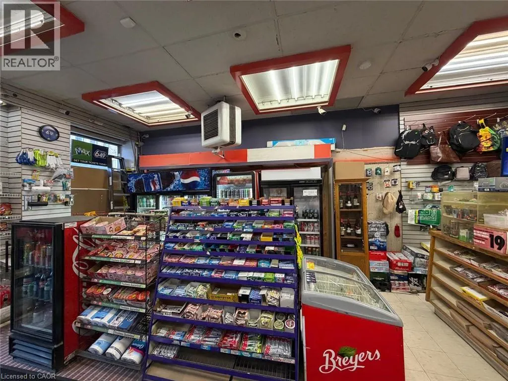 163 DUNDAS Street