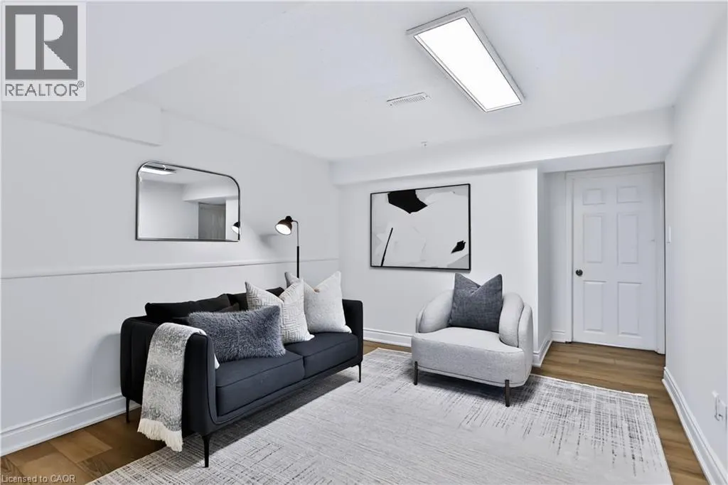 38 DEERHURST Road