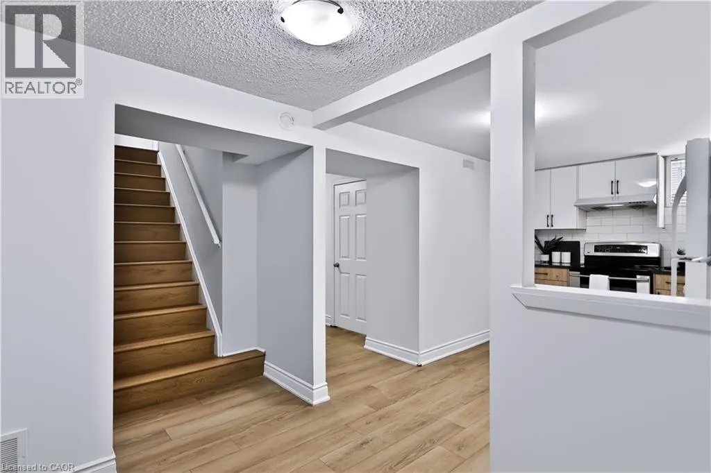 38 DEERHURST Road