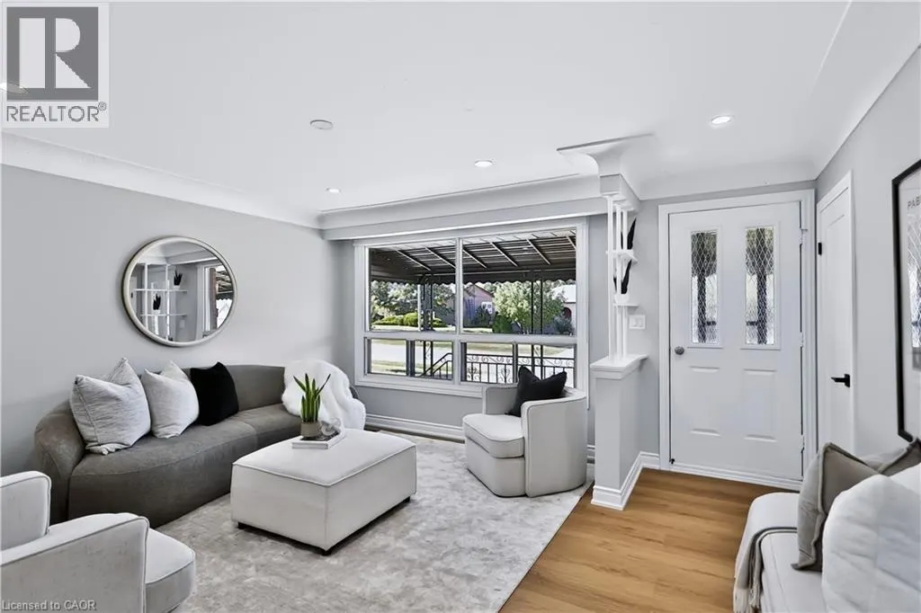 38 DEERHURST Road