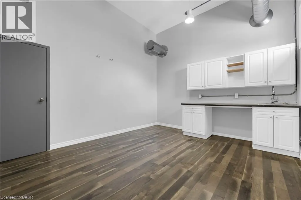 16 MYRTLE Avenue Unit# 9B #9B