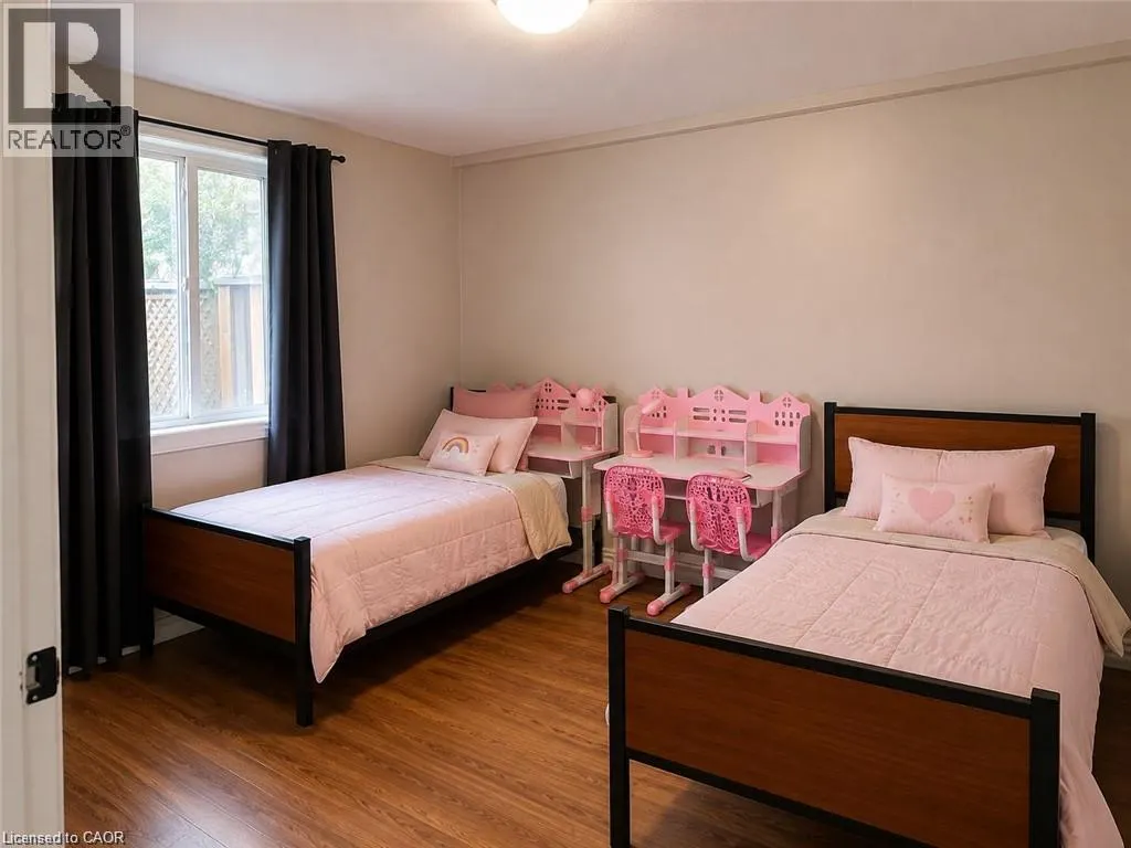 633 BARBER Avenue N Unit# 7 #7