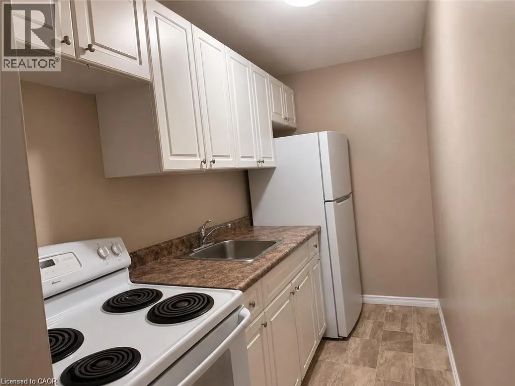 633 BARBER Avenue N Unit# 7 #7