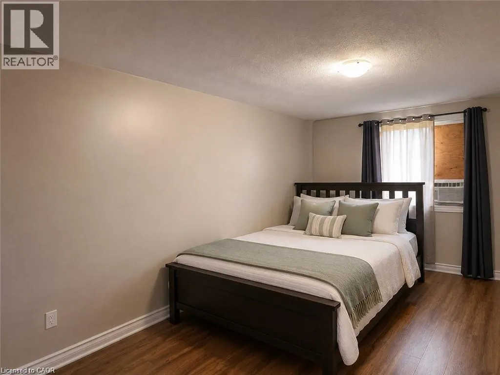 633 BARBER Avenue N Unit# 7 #7