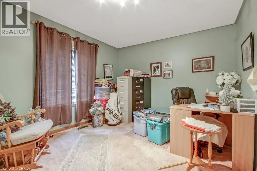 72 LYNDEN HILL Crescent