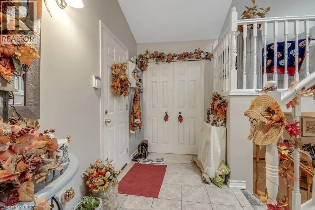 72 LYNDEN HILL Crescent