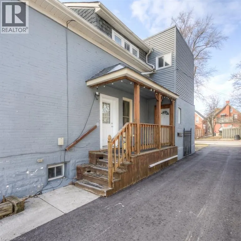 18 STIRLING Avenue N Unit# 2 #2