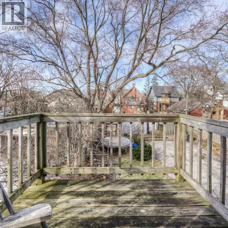 18 STIRLING Avenue N Unit# 2 #2