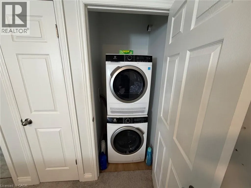 18 STIRLING Avenue N Unit# 2 #2