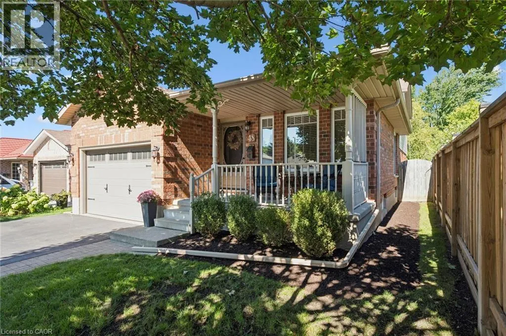 48 ABBEYWOOD Crescent