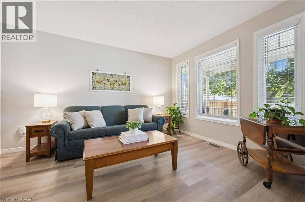 48 ABBEYWOOD Crescent