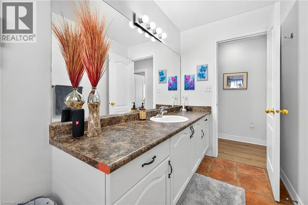 54 VINIFERA Drive