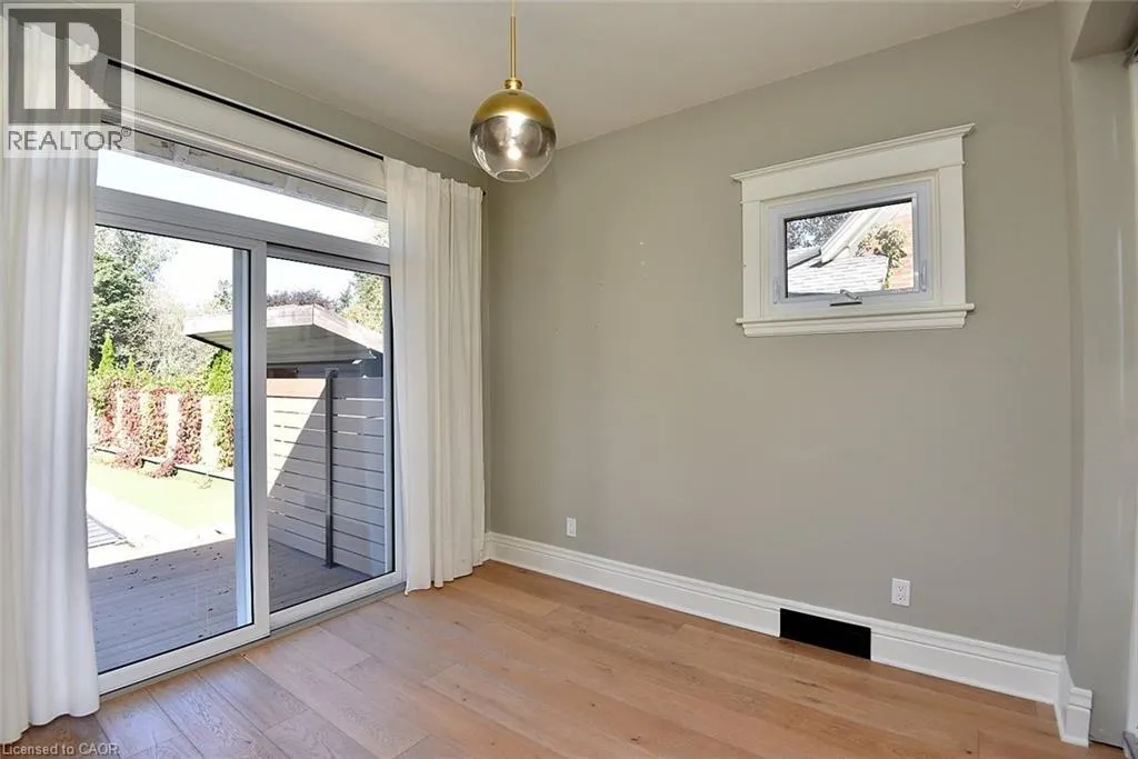 6 NELLES Boulevard