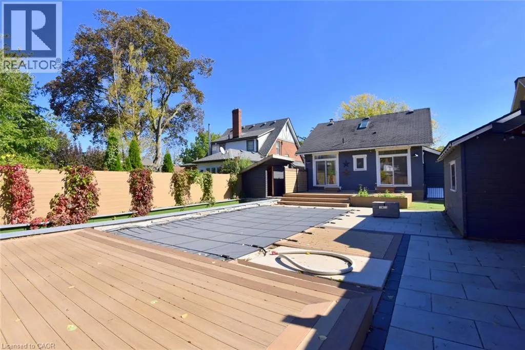 6 NELLES Boulevard