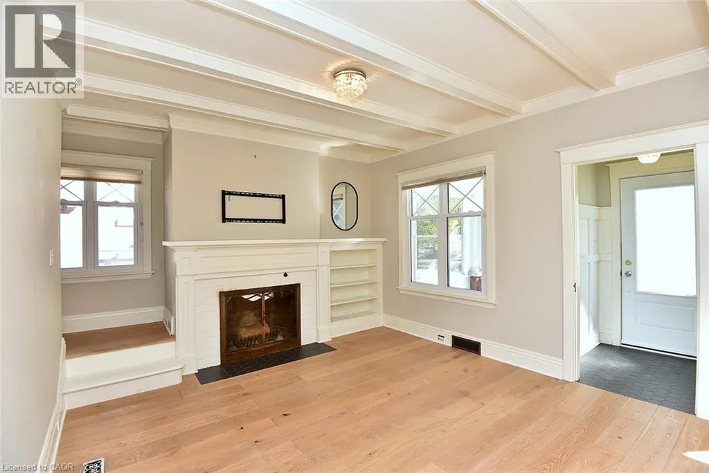 6 NELLES Boulevard