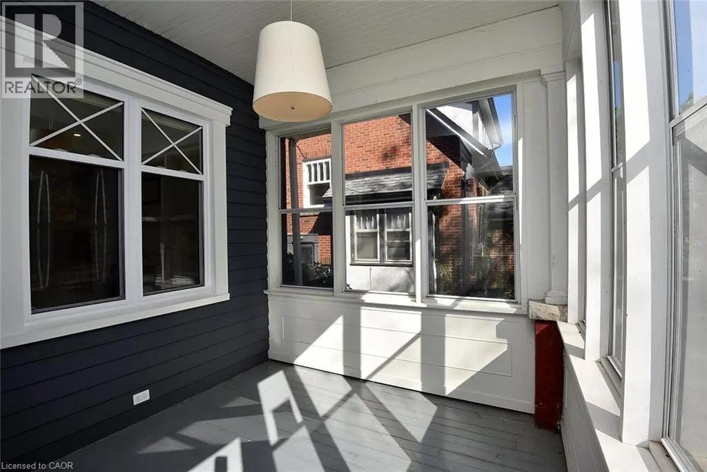 6 NELLES Boulevard