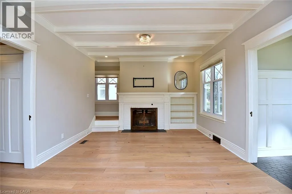 6 NELLES Boulevard