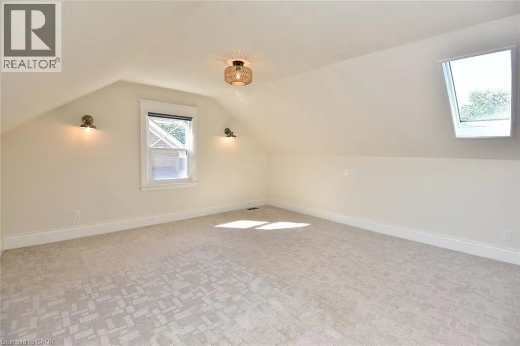 6 NELLES Boulevard