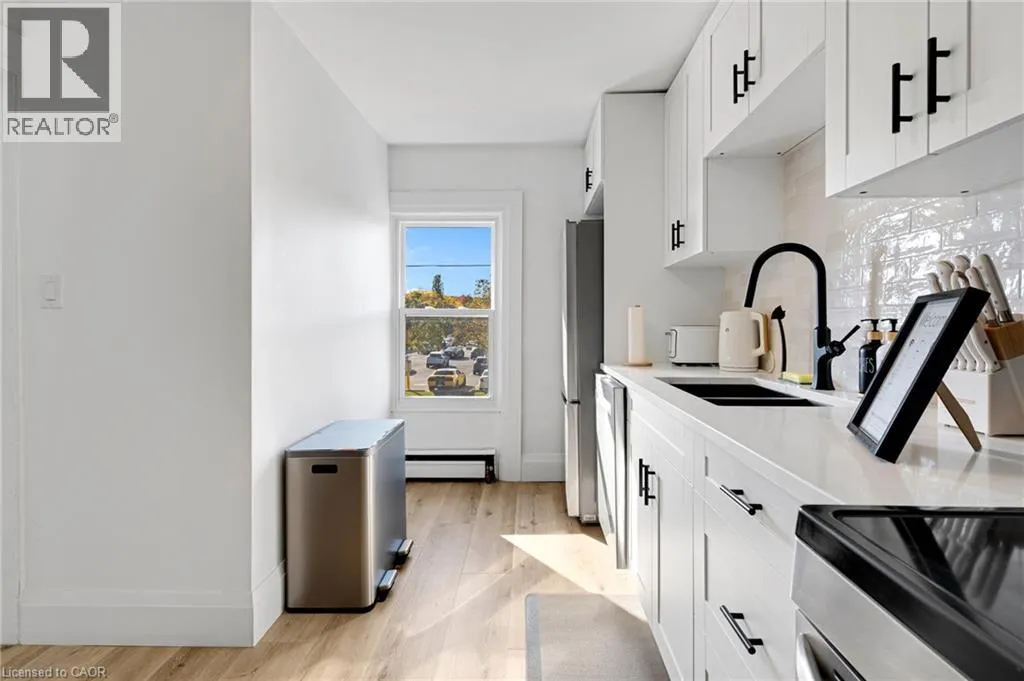 115 N AINSLIE Street Unit# 3 #3