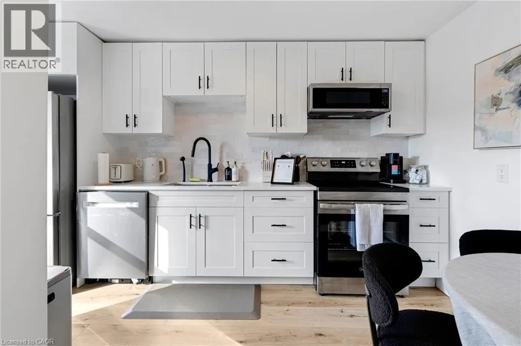 115 N AINSLIE Street Unit# 3 #3