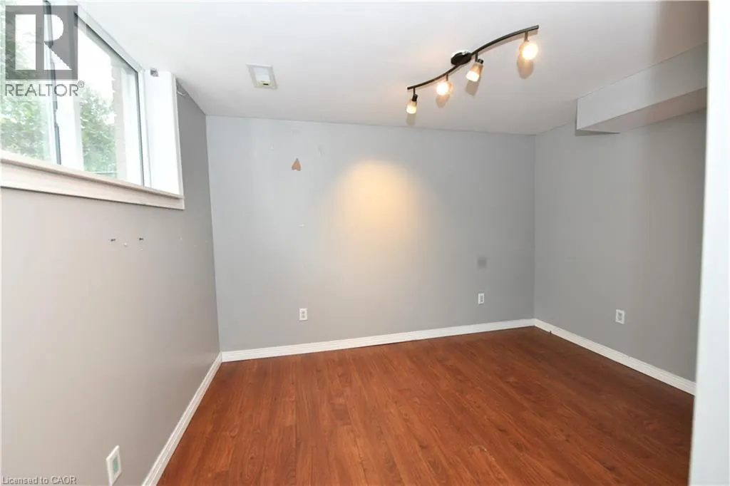 37 EBURY Crescent