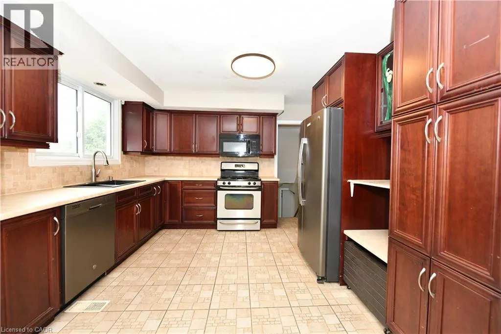 37 EBURY Crescent