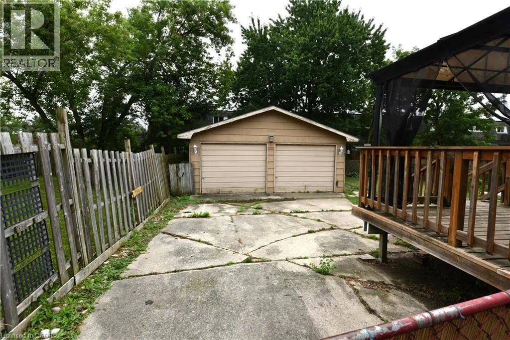 37 EBURY Crescent