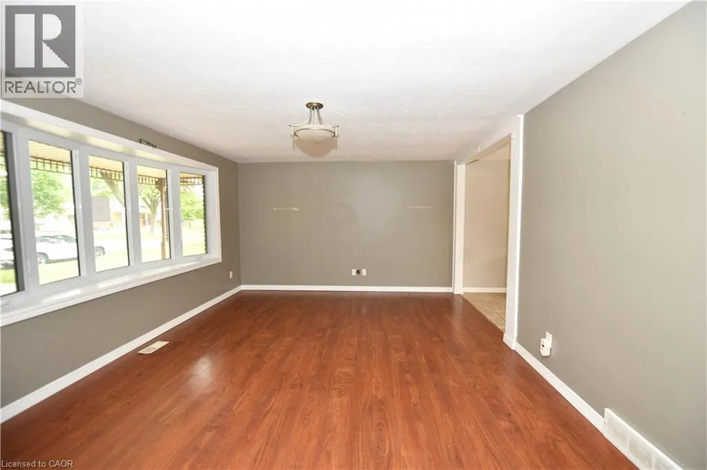 37 EBURY Crescent