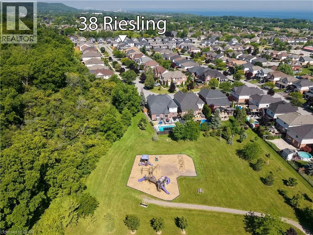 38 RIESLING Street
