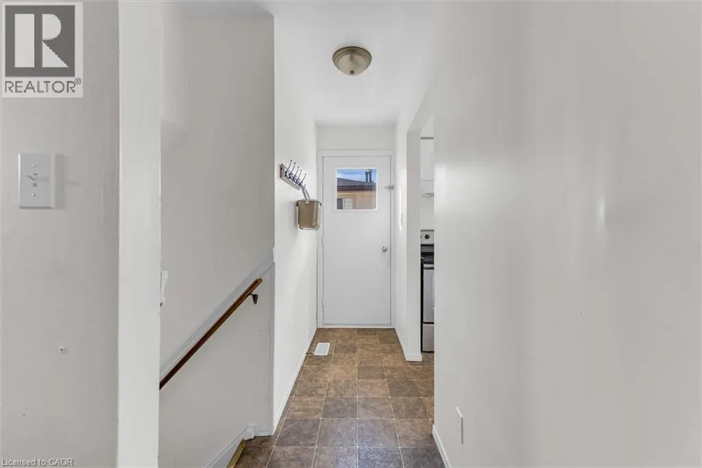 16 CRYSTAL Court
