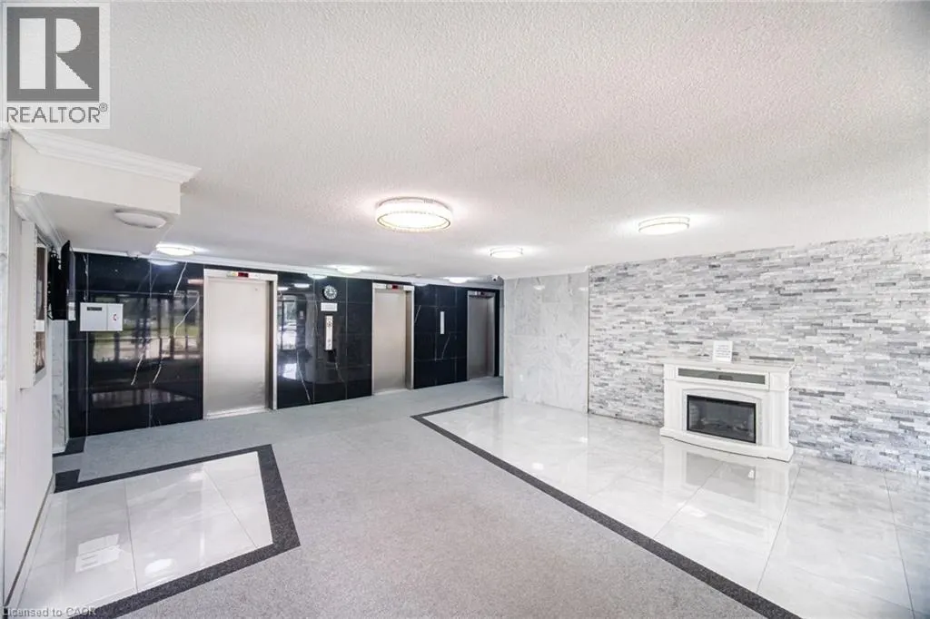 4 KINGS CROSS Road Unit# 303 #303