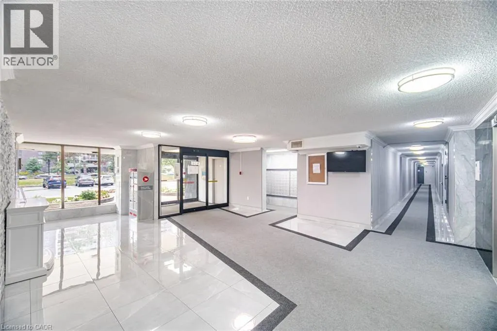 4 KINGS CROSS Road Unit# 303 #303