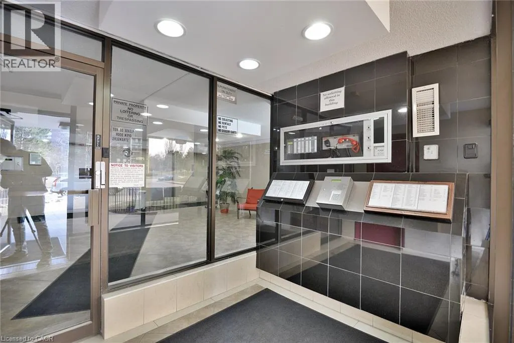 4 KINGS CROSS Road Unit# 303 #303