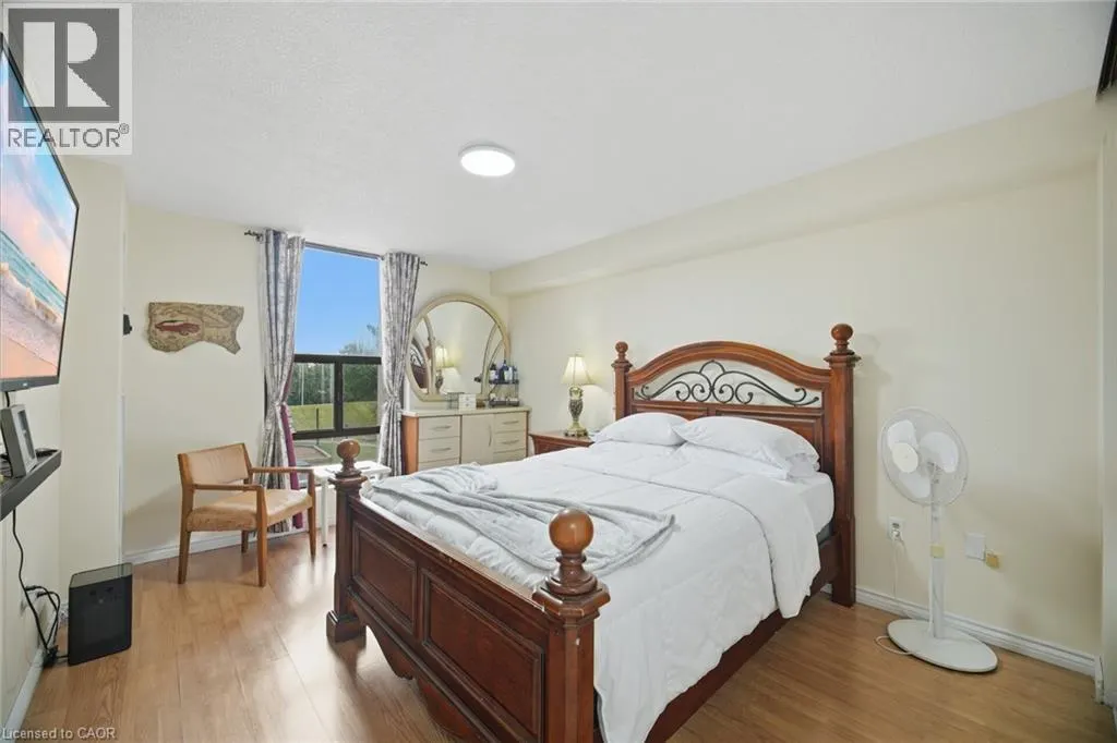 4 KINGS CROSS Road Unit# 303 #303