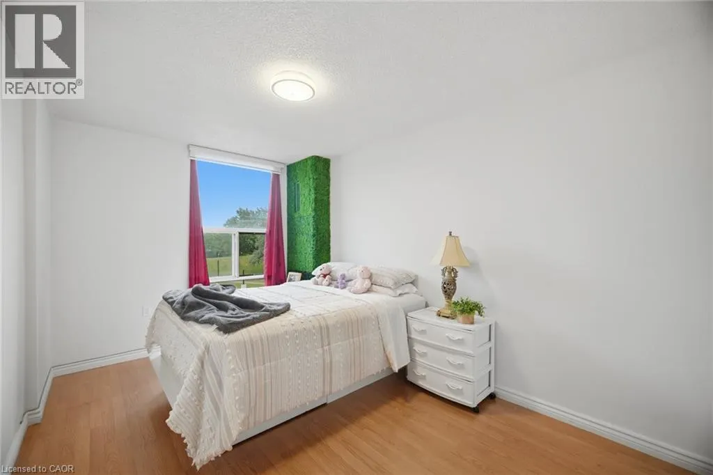 4 KINGS CROSS Road Unit# 303 #303